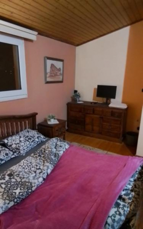 House Pallini Airport Metro station 200 meter to bus and train 20 min to Airport